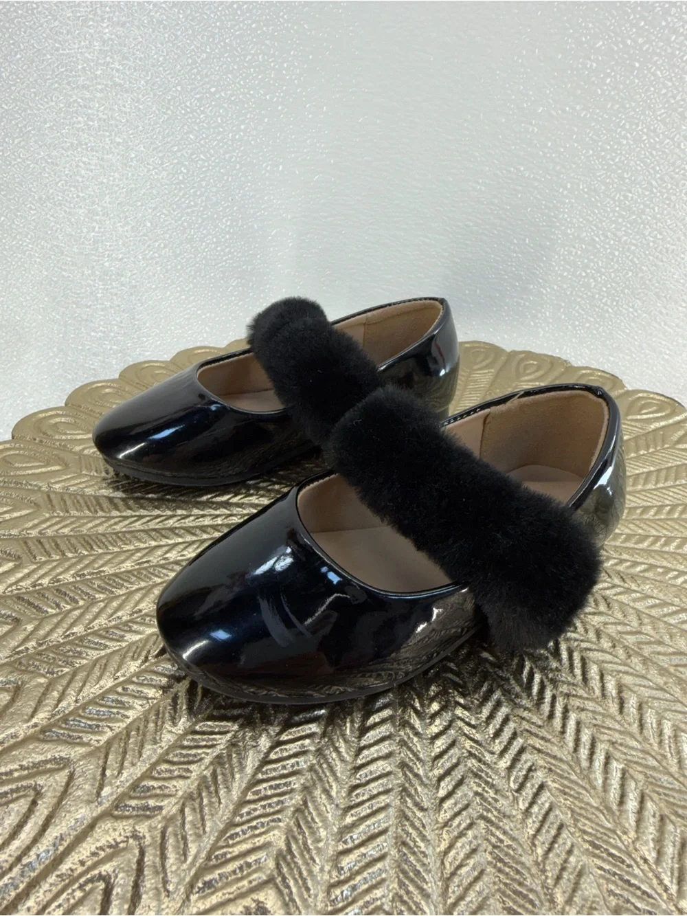 Vince Camuto Girls Black Patent‎ Faux Fur Mary Jane Flats Size 7